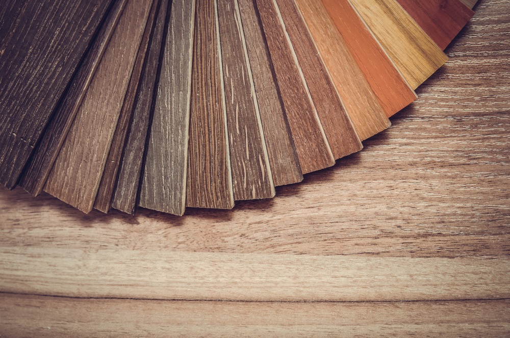 Výber vhodnej farby na drevo – čo si všímať?